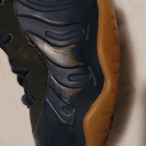 Boys Nike Foamposite One Navy Gum - Picture 5 of 8